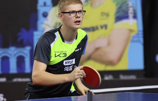 他在欧洲留 他在欧洲留