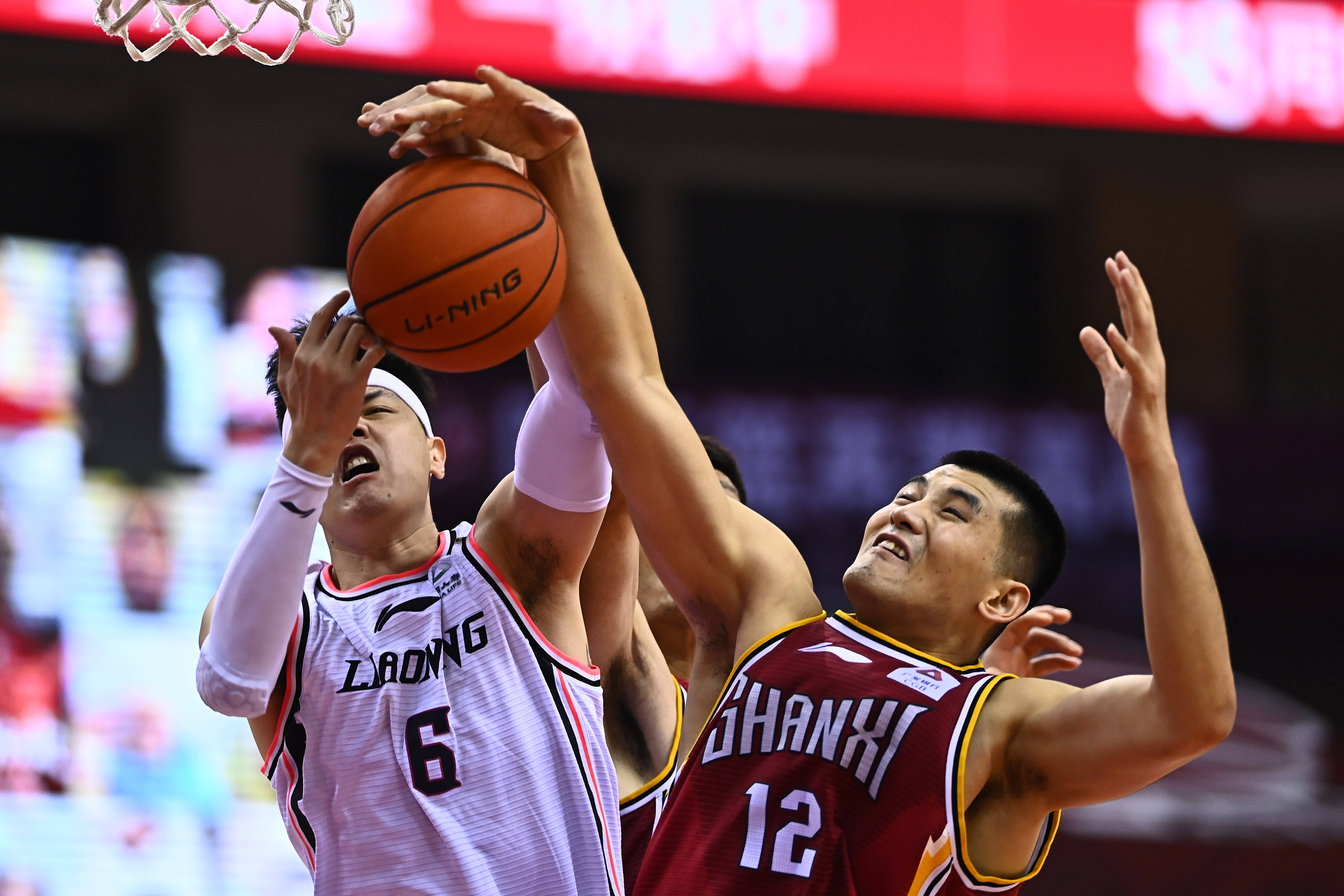 显示出各方 显示出各方