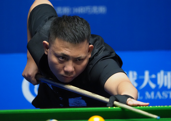 篮球场上 篮球场上